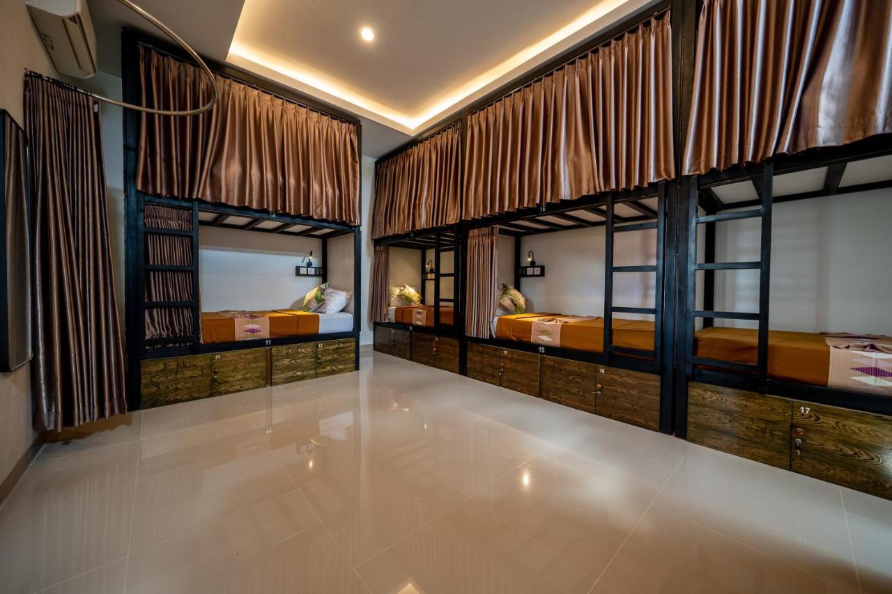 The Moon Hostel Batununggul Extérieur photo